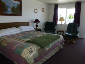 Single King Room at Western Big Sky Inn